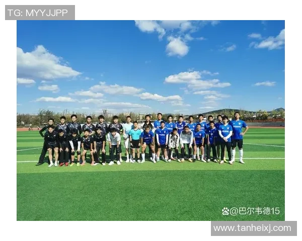 足球明星们的甜蜜合照瞬间展现友谊与激情的完美结合